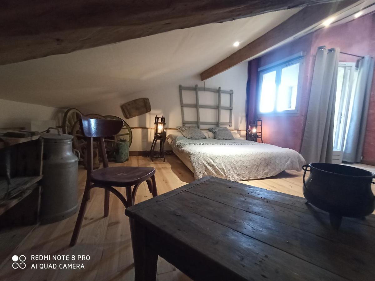 Hotel Le Moulin De Chamambard Saint-Denis-les-Bourg Exterior foto