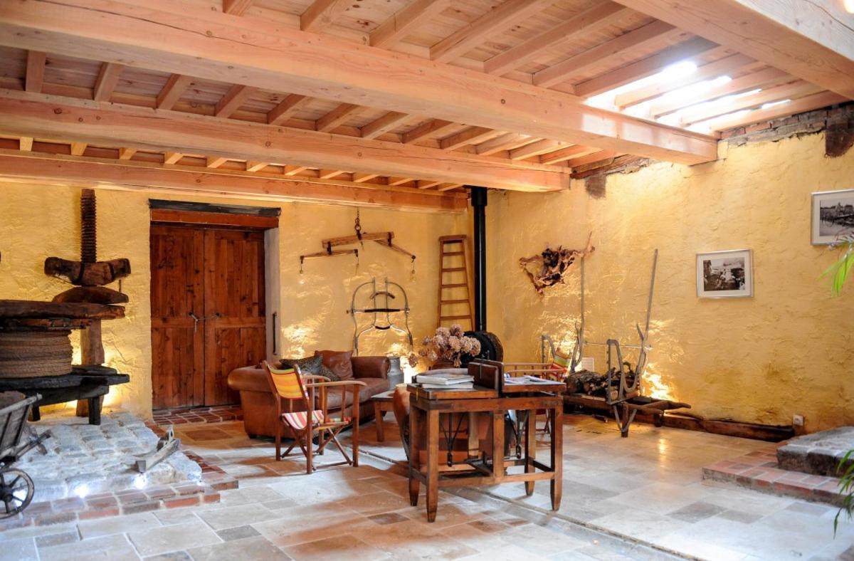 Hotel Le Moulin De Chamambard Saint-Denis-les-Bourg Exterior foto