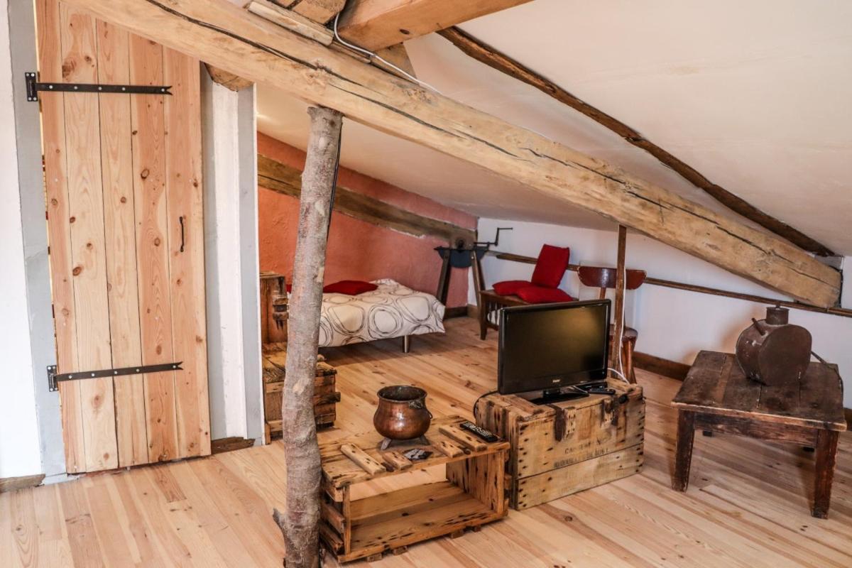 Hotel Le Moulin De Chamambard Saint-Denis-les-Bourg Exterior foto